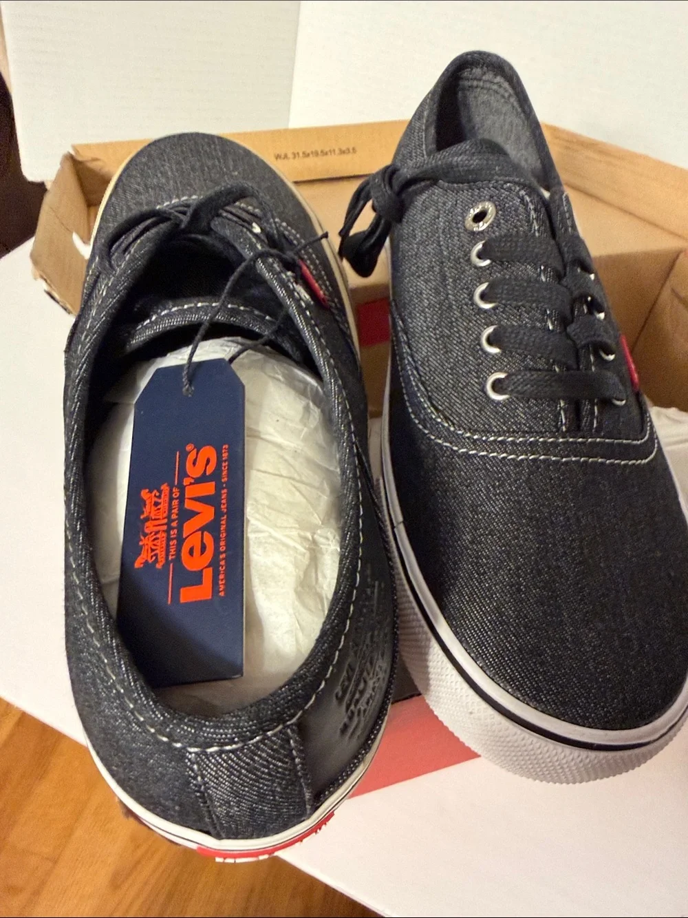 Levis casual lace